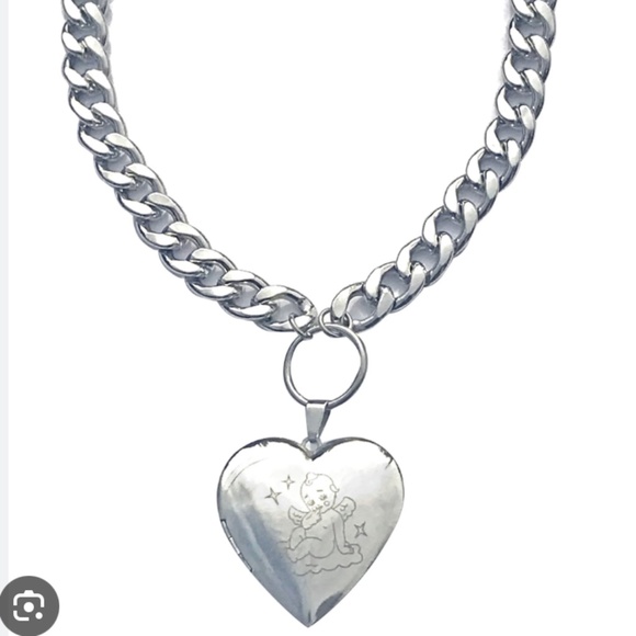 Tunnel Vision silver stainless steel heart locket necklace - Picture 5 of 5